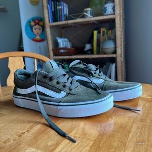 VANS suede Size 8